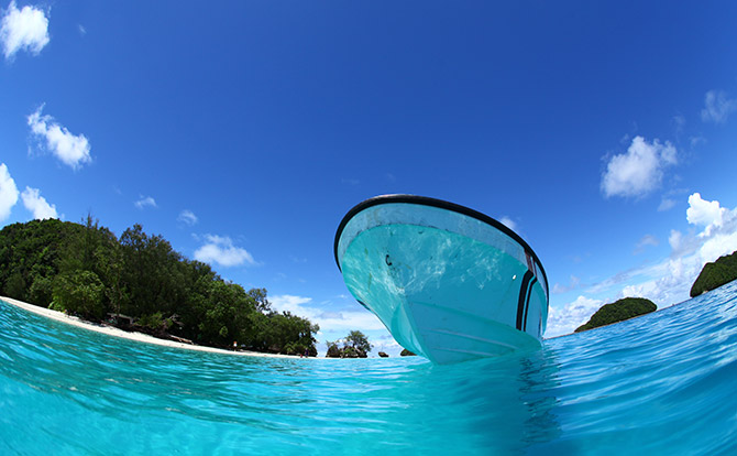 海から見たボート