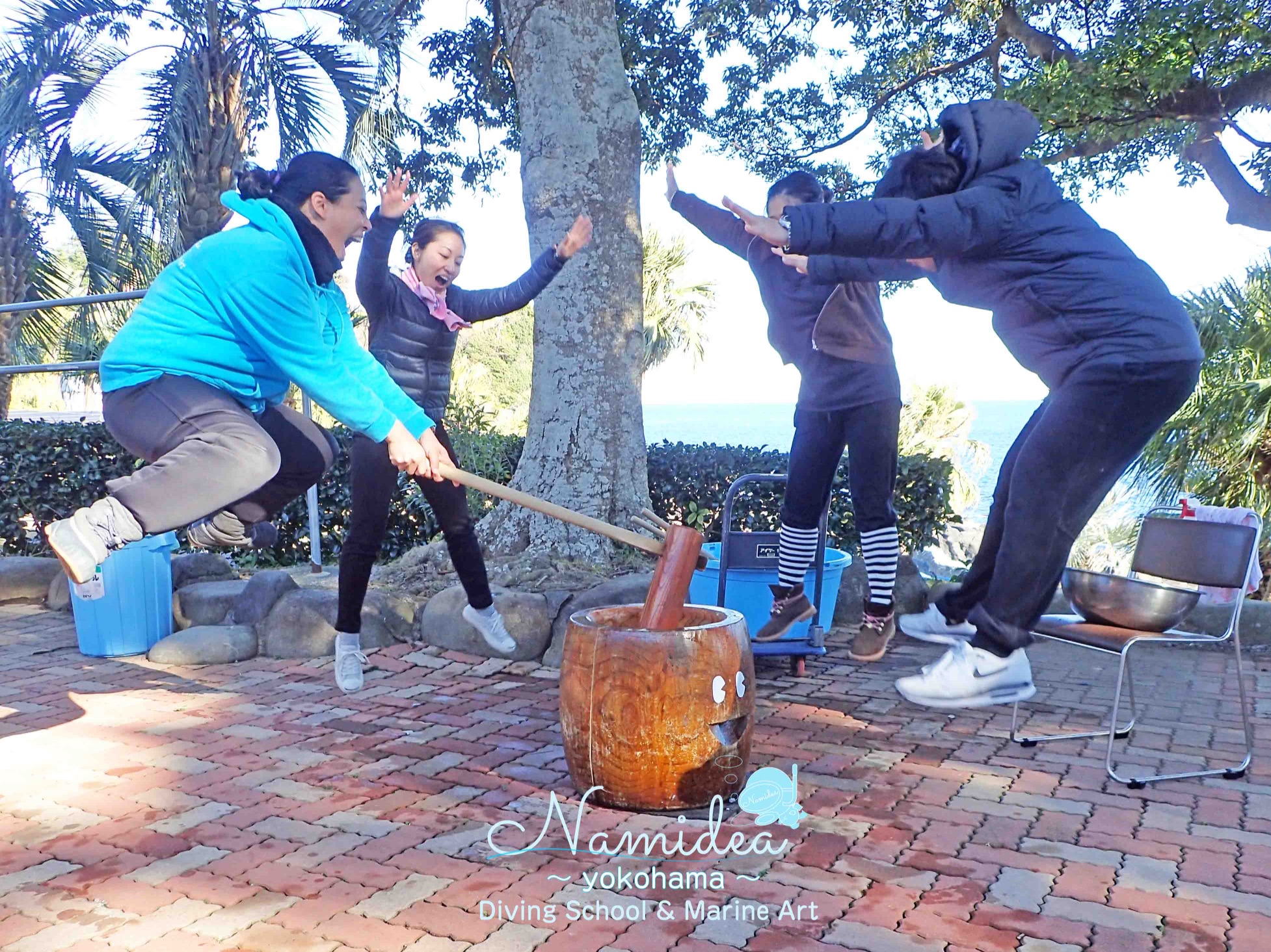 ダイビングの後は新年恒例お餅つき