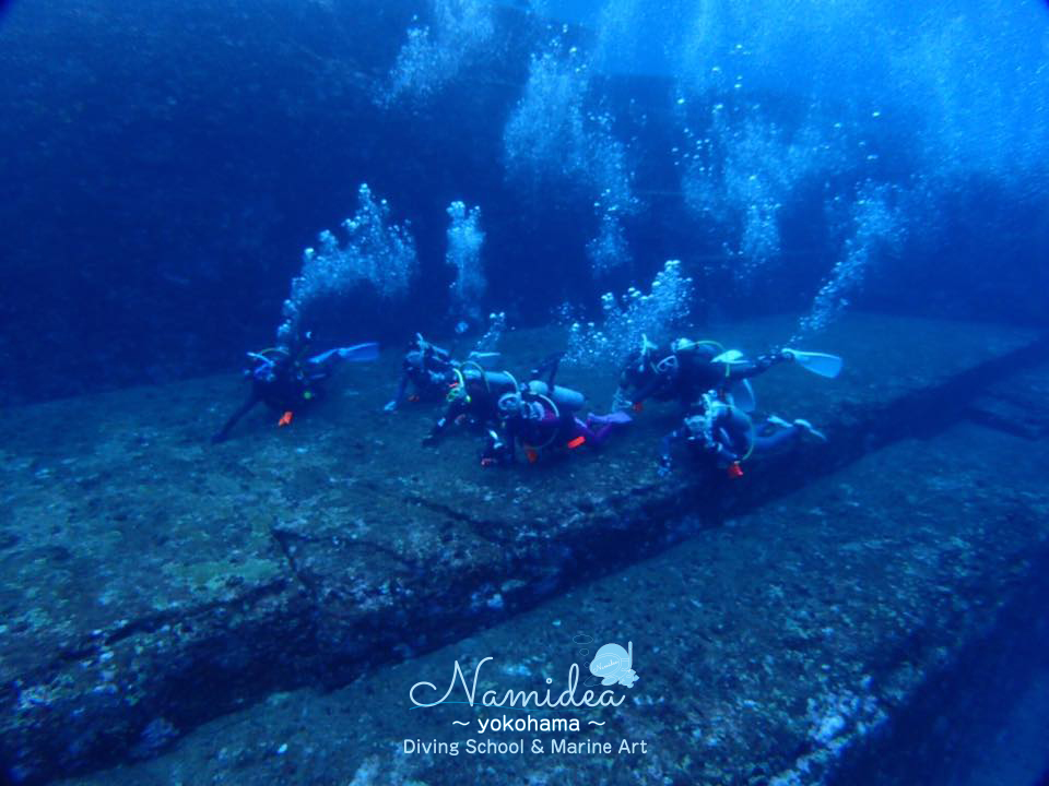 与那国の海底遺跡でダイビング