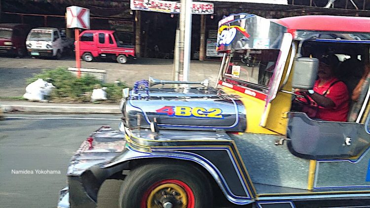 フィリピンならでは！爆走中！！