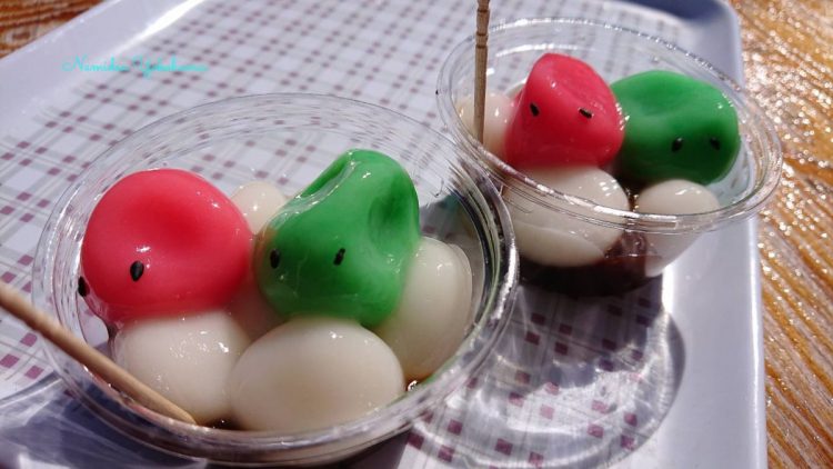 岩ダンゴウオイベント　潜ってダンゴ食べるみたらしだんご