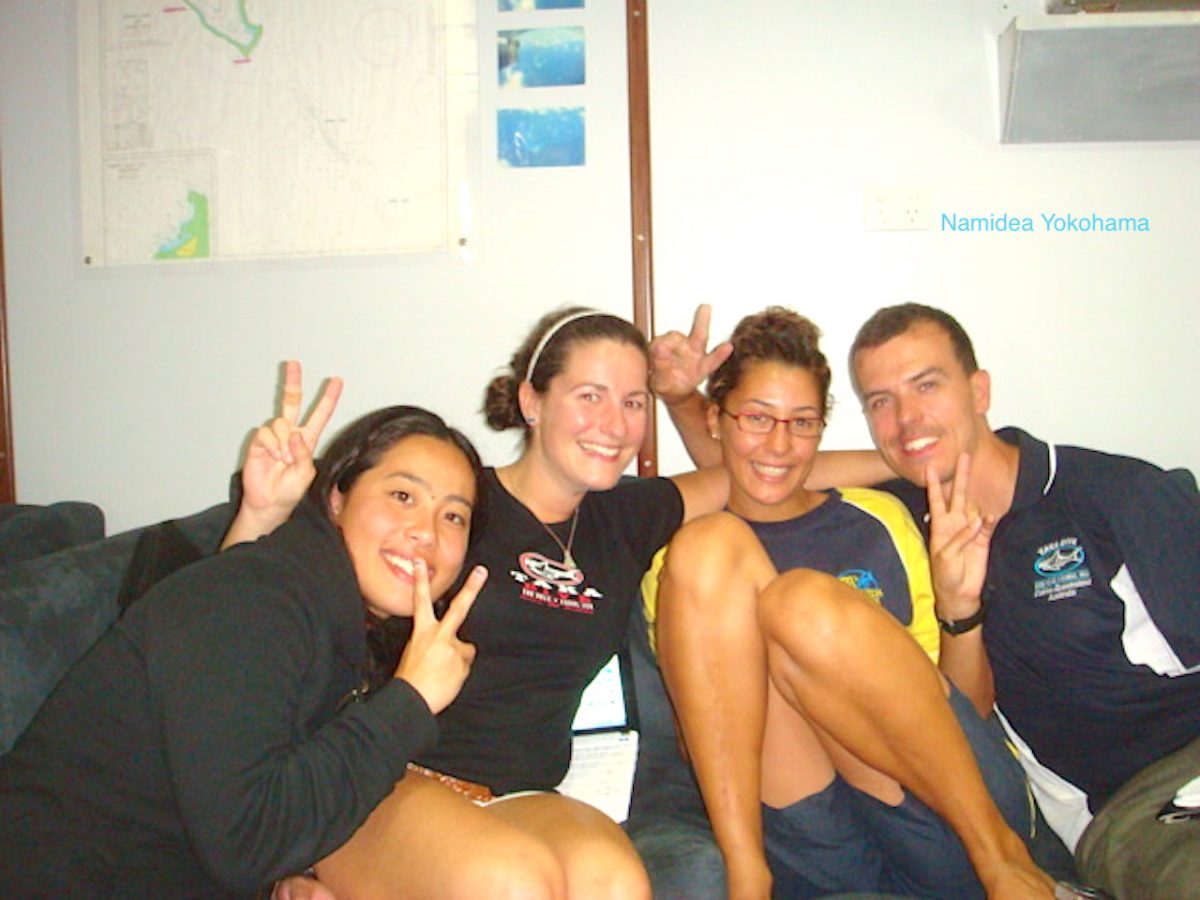 クルーズのクルー達と記念写真