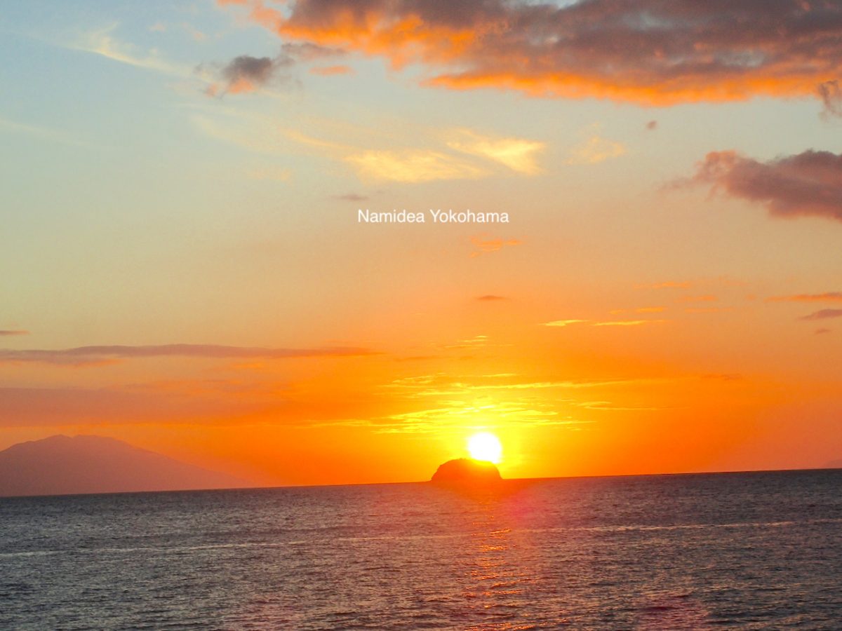 アニラオ ソンブレロ島に沈む夕日