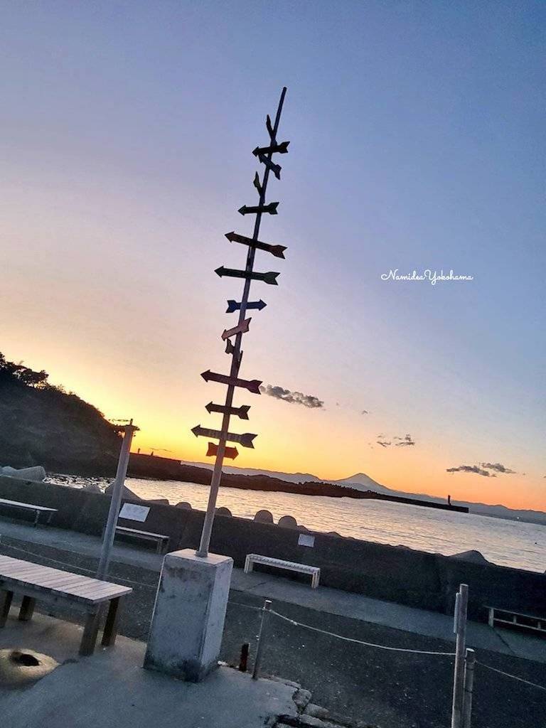 城ヶ島　シルエット富士山